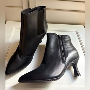 New Clarks Kataleyna Glow Ankle Boots Black Leather Sz 10 W